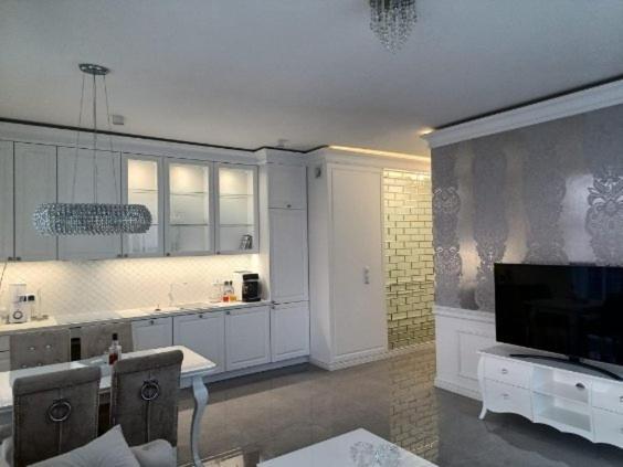 Apartament Glamour 10B- Premium Z Basenem Лукенцин Екстер'єр фото